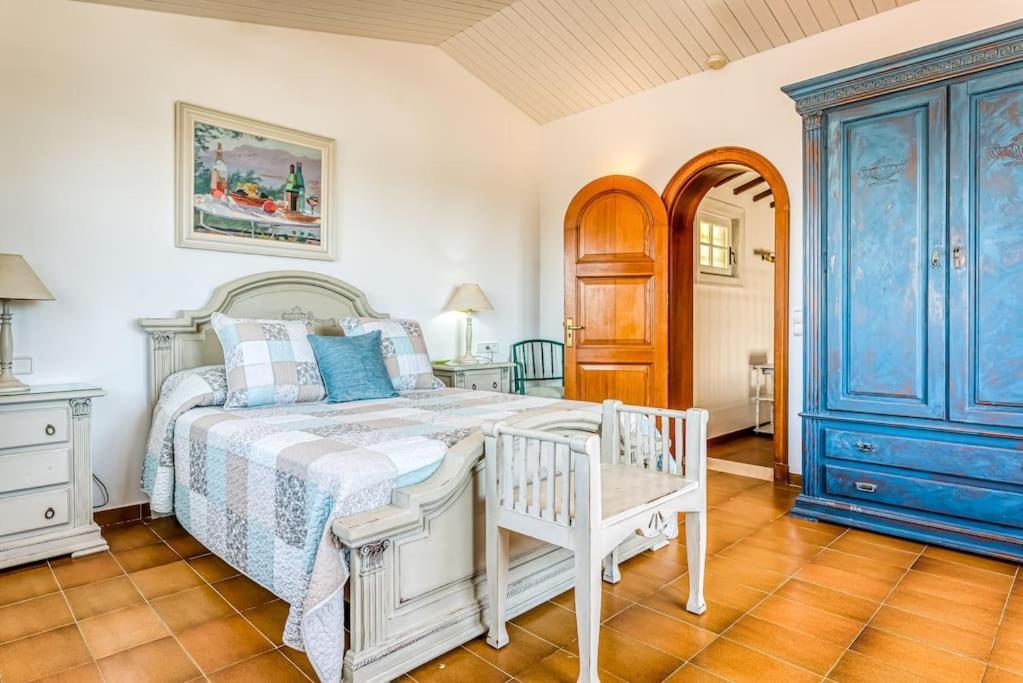 La Calma Espectacular Villa Con Jardin Y Piscina En Menorca 살가르 외부 사진
