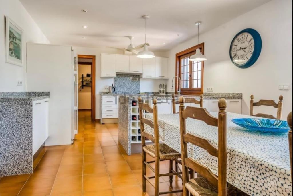 La Calma Espectacular Villa Con Jardin Y Piscina En Menorca 살가르 외부 사진